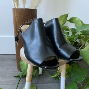 Bandolino Black Open Toe Wedges